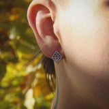 Niho Studs