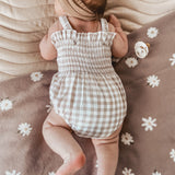 Organic Daisy Blanket in Mushroom