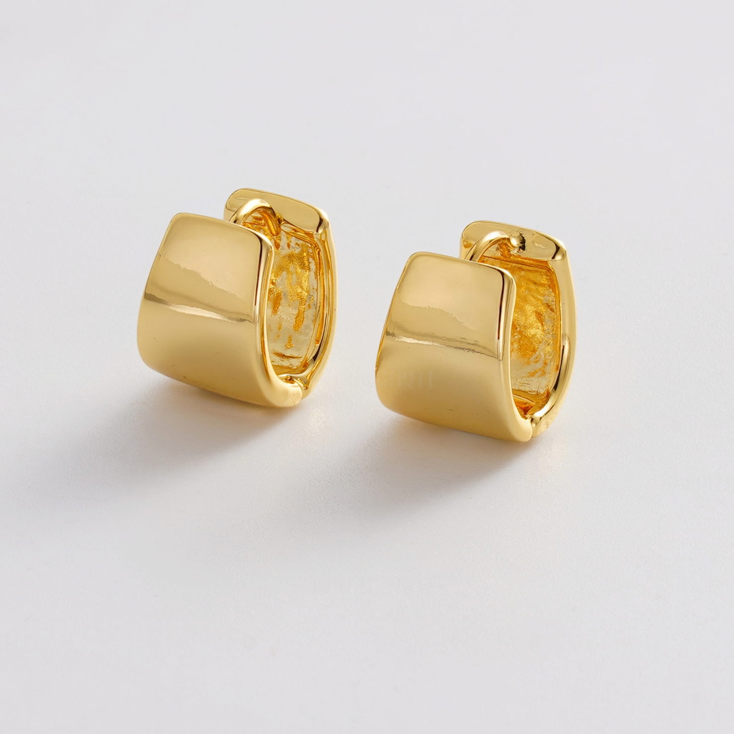 Riley Hoop - Earrings